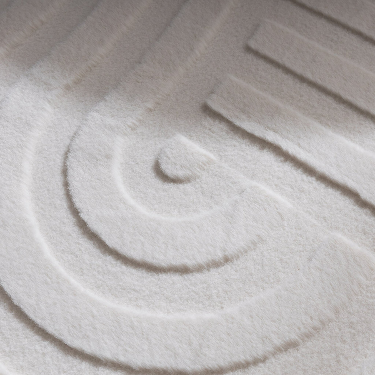 Irregular Rug - Flowy Wavy Cream