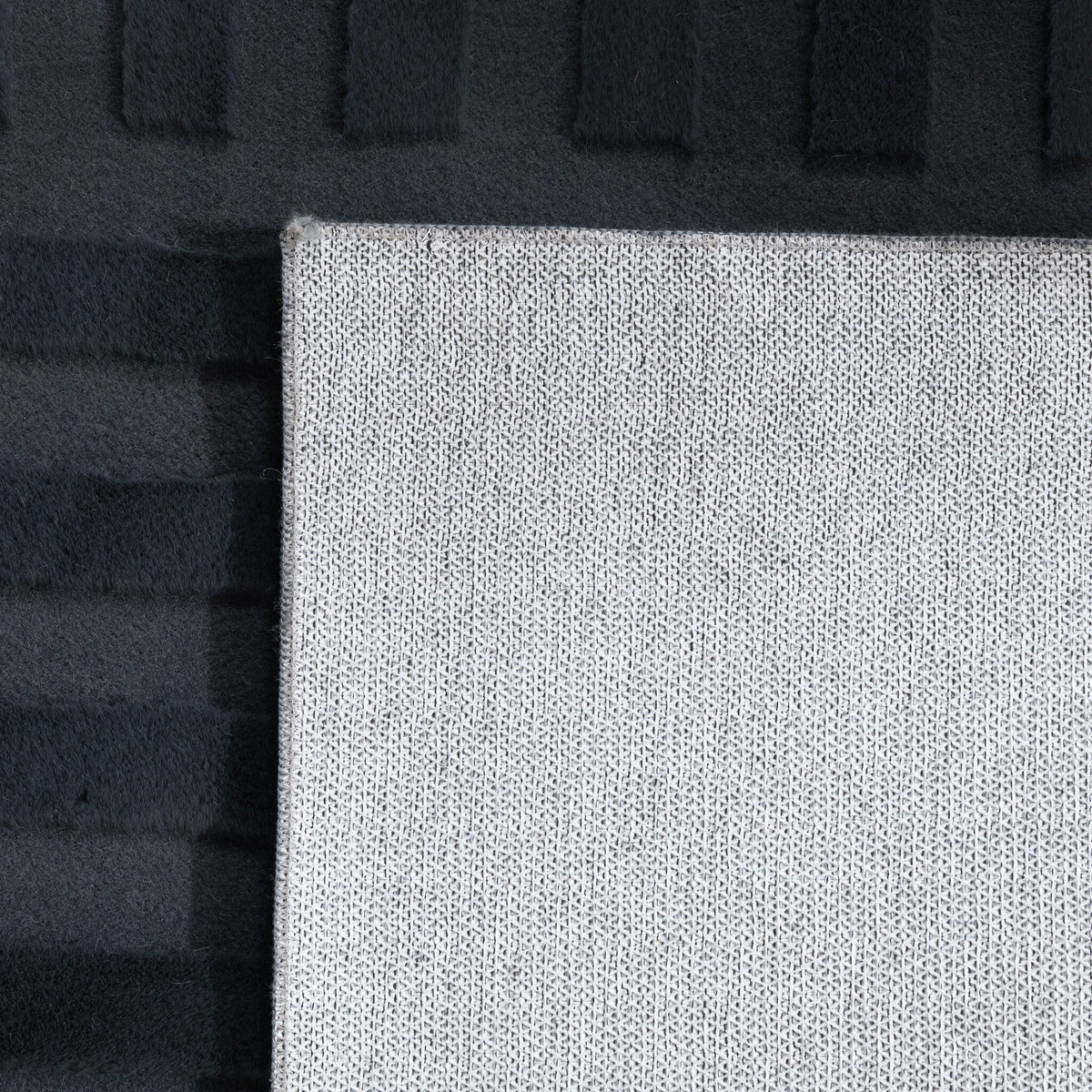 Irregular Rug - Flowy Lines Anthracite