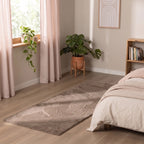 Mjuk låghårig löpare | Cosy taupe hos Volero