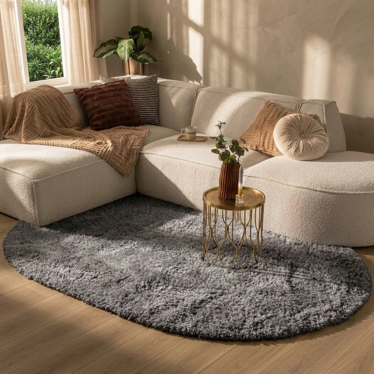 Oval fluffig matta | Blaze grå hos Volero