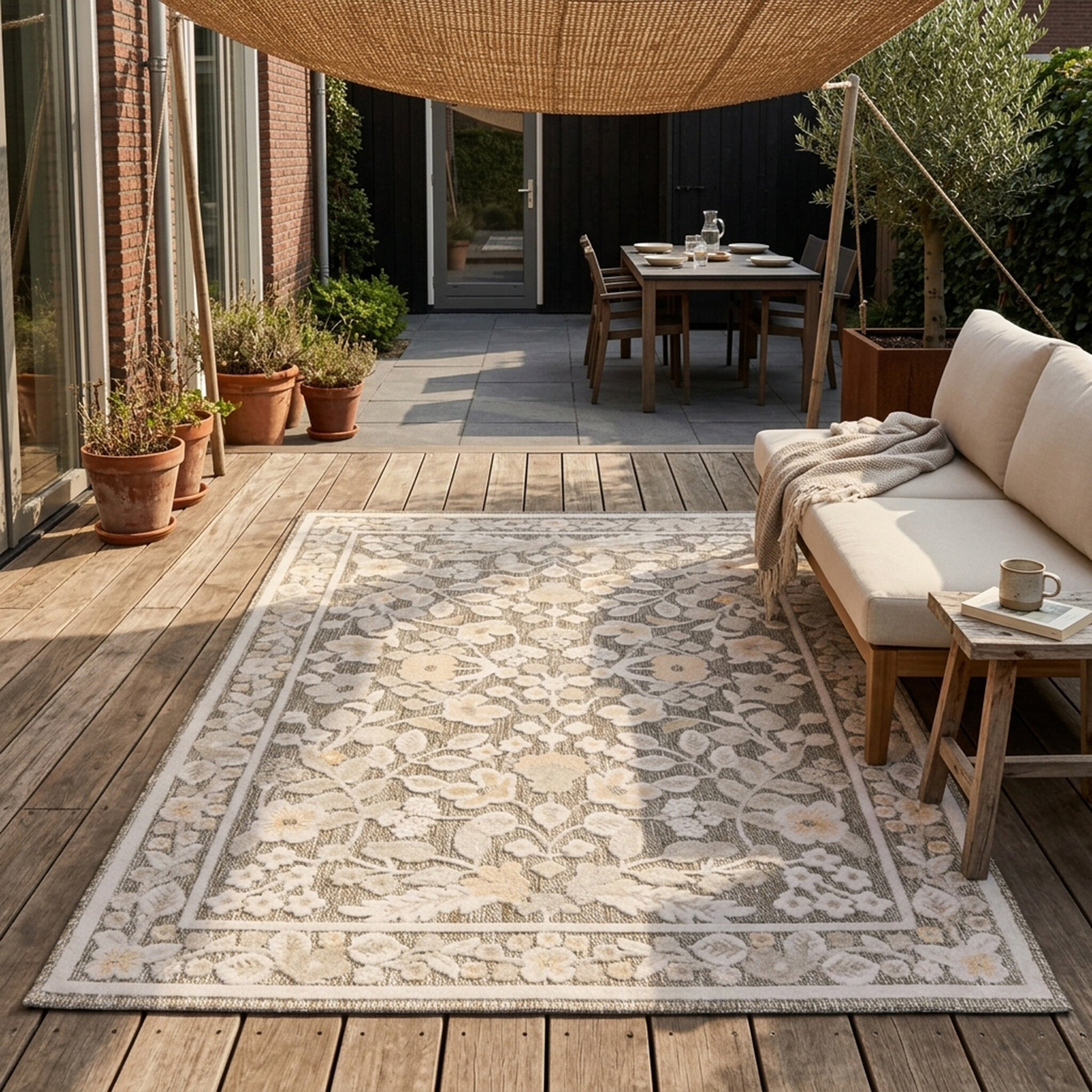Utomhusmatta | Bloom Oriental taupe hos Volero
