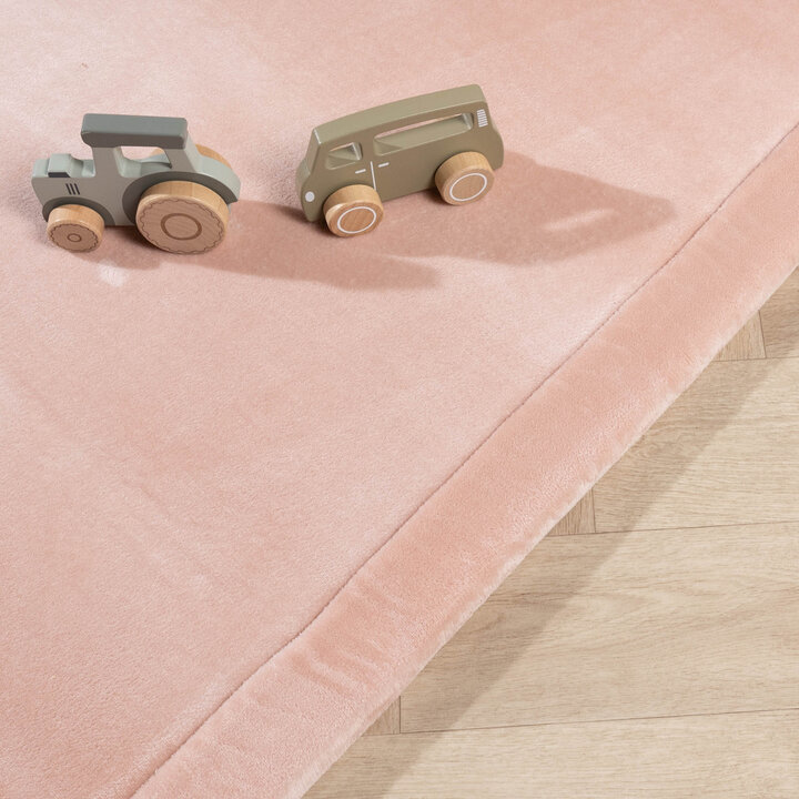 Fyrkantig lekmatta | Jip rosa hos Volero - 2